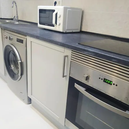 Megano, A Estrenar En La Ruta Vinos. Junto A Estanciones. * Oviedo